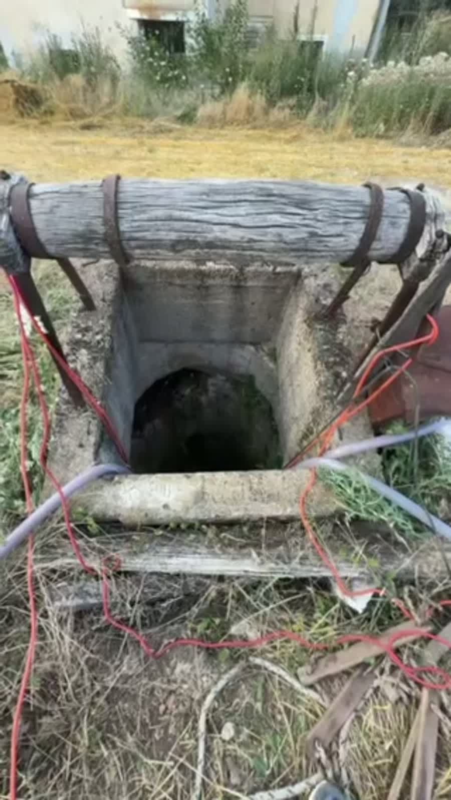 Видео: изпомпване на тиня и вода от кладенец